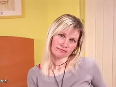 Đỏ tàn phim sec dit nhẫn cô gái